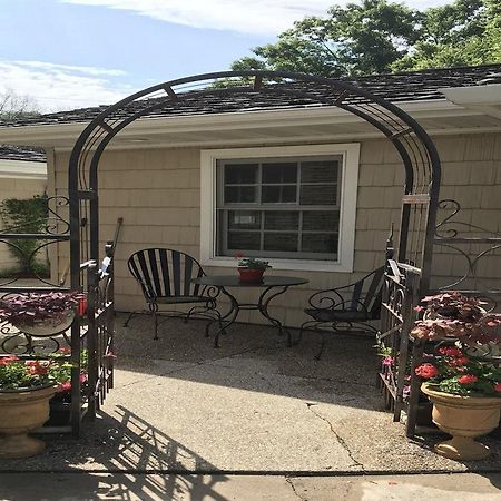 1810 Emerson House Bed & Breakfast - Adults Only Beloit Dış mekan fotoğraf