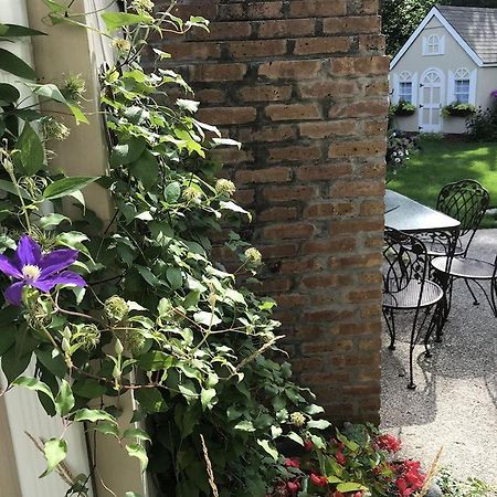 1810 Emerson House Bed & Breakfast - Adults Only Beloit Dış mekan fotoğraf