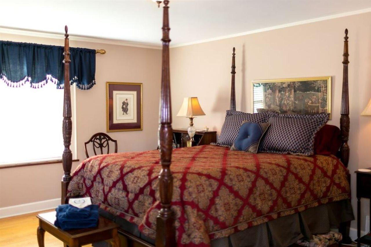 1810 Emerson House Bed & Breakfast - Adults Only Beloit Dış mekan fotoğraf
